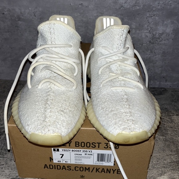 Yeeze Boost 350 white size 7 - Picture 3 of 8